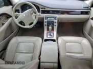 ✅ 2008 Volvo V70 • VIN: YV1BW982981046346 • Лот: 86766514. Опубликован ранее на Copart с пробегом 139 811 миль. Бесплатный доступ к архиву аукционных продаж из США и подробный отчёт об истории автомобиля на DreamBid. Изображение 8.