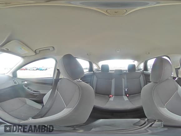 ✅ 2013 Ford Focus SE • VIN: 1FADP3F20DL177231 • Lot: 93351825. Wystawiony na Copart z przebiegiem Nie podano. Bezpłatny archiwum sprzedaży aukcyjnych z USA i szczegółowy raport historii pojazdu na DreamBid. Zdjęcie 14.