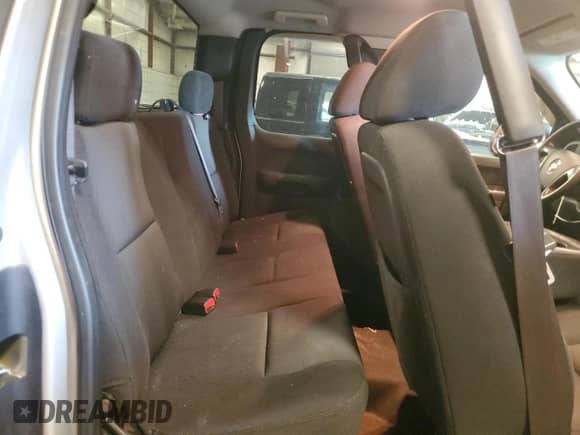 2010 Chevrolet Silverado 1500 LS z VIN 1GCSKREA5AZ228548, wystawiony jako Copart lot #69268985 z przebiegiem 158 018 mil mil oraz Czysty tytuł • Clean title. Historia ofert i sprzedaży dostępna na DreamBid. Obrazek 10.