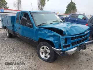 1996 Chevrolet Silverado 2500 with VIN 1GCGC29R5TE247248, listed as a IAAI auction lot 41258158 with 149,771 mi miles and . Bid and sale history available at DreamBid. Image 1.
