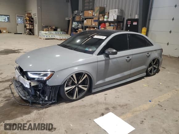 ✅ 2018 Audi RS 3 • VIN: WUABWHFF8J1905635 • Лот: 73159134. Опубликован ранее на Copart с пробегом 61 943 миль. Бесплатный доступ к архиву аукционных продаж из США и подробный отчёт об истории автомобиля на DreamBid. Изображение 1.