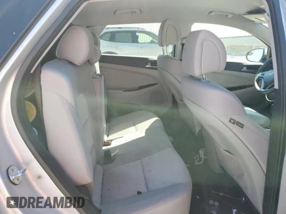 ✅ 2018 Hyundai Tucson SEL • VIN: KM8J33A49JU698225 • Лот: 81555885. Опубликован ранее на Copart с пробегом 85 475 миль. Бесплатный доступ к архиву аукционных продаж из США и подробный отчёт об истории автомобиля на DreamBid. Изображение 11.