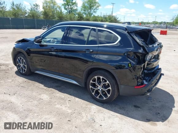 ✅ 2022 BMW X1 xDrive28i • VIN: WBXJG9C00N5U64709 • Lot: 42319210. Listed on IAAI with 37,062 mi. Free auction sales archive from the USA and detailed vehicle history report at DreamBid. Image 3.