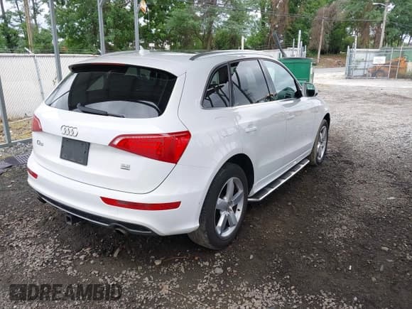 ✅ 2011 Audi Q5 Premium Plus • VIN: WA1DKAFP9BA097454 • Lot: 42882378. Listed on IAAI with 128,286 mi. Free auction sales archive from the USA and detailed vehicle history report at DreamBid. Image 4.
