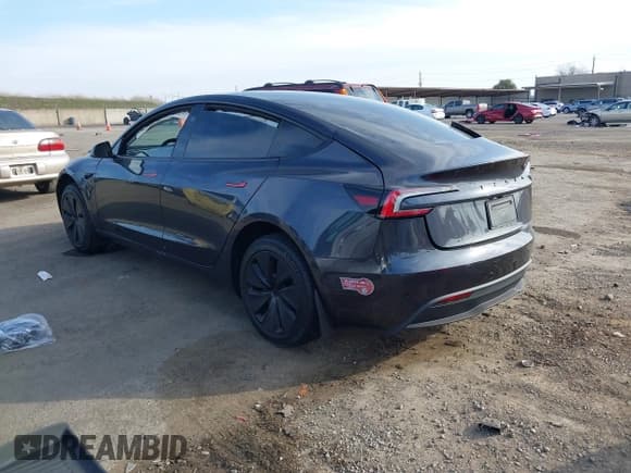 ✅ 2024 Tesla Model 3 • VIN: 5YJ3E1EA9RF828939 • Lot: 41422401. Wystawiony na IAAI z przebiegiem 4 953 mil. Bezpłatny archiwum sprzedaży aukcyjnych z USA i szczegółowy raport historii pojazdu na DreamBid. Zdjęcie 3.