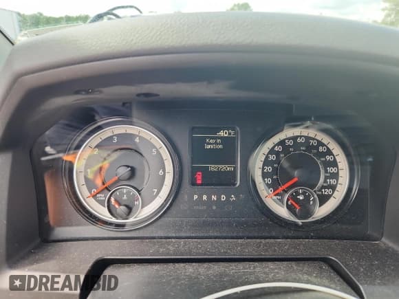 ✅ 2018 Ram 1500 Tradesman • VIN: 1C6RR6FG3JS210982 • Lot: 83967415. Wystawiony na Copart z przebiegiem 162 720 mil. Bezpłatny archiwum sprzedaży aukcyjnych z USA i szczegółowy raport historii pojazdu na DreamBid. Zdjęcie 9.