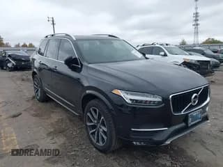 ✅ 2018 Volvo XC90 Momentum • VIN: YV4102PK4J1360467 • Lot: 43529700. Wystawiony na IAAI z przebiegiem 71 447 mil. Bezpłatny archiwum sprzedaży aukcyjnych z USA i szczegółowy raport historii pojazdu na DreamBid. Zdjęcie 1.