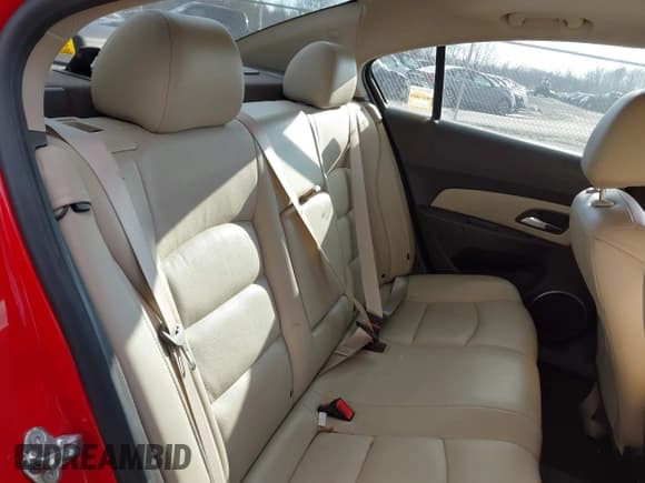 ✅ 2014 Chevrolet Cruze 2LT • VIN: 1G1PE5SB4E7454044 • Lot: 43722929. Listed on IAAI with 110,817 mi. Free auction sales archive from the USA and detailed vehicle history report at DreamBid. Image 8.