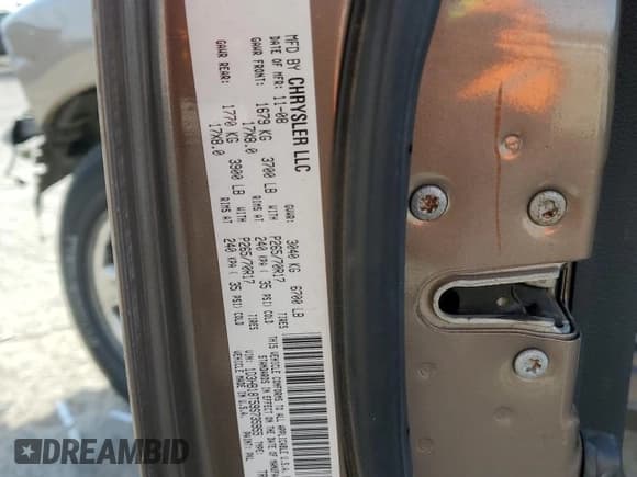 ✅ 2009 Dodge 1500 SLT • VIN: 1D3HB18T59S735955 • Lot: 88957035. Wystawiony na Copart z przebiegiem 139 439 mil. Bezpłatny archiwum sprzedaży aukcyjnych z USA i szczegółowy raport historii pojazdu na DreamBid. Zdjęcie 13.