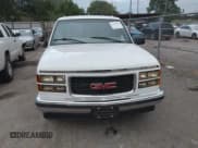 ✅ 1999 GMC Suburban • VIN: 3GKEC16R6XG531657 • Lot: 43290180. Wystawiony na IAAI z przebiegiem 228 930 mil. Bezpłatny archiwum sprzedaży aukcyjnych z USA i szczegółowy raport historii pojazdu na DreamBid. Zdjęcie 6.