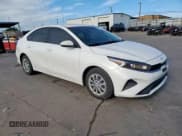 ✅ 2023 Kia Forte LX • VIN: 3KPF24AD6PE620592 • Lot: 65963265. Wystawiony na Copart z przebiegiem 37 499 mil. Bezpłatny archiwum sprzedaży aukcyjnych z USA i szczegółowy raport historii pojazdu na DreamBid. Zdjęcie 4.