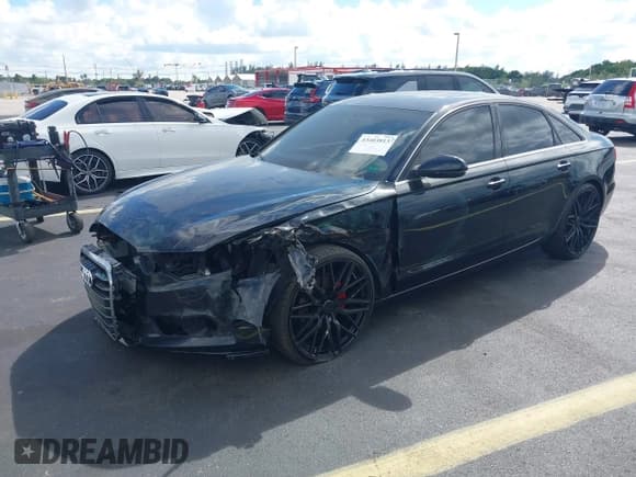 ✅ 2013 Audi A6 Premium Plus • VIN: WAUGFAFC1DN012071 • Lot: 43403813. Wystawiony na IAAI z przebiegiem 208 058 mil. Bezpłatny archiwum sprzedaży aukcyjnych z USA i szczegółowy raport historii pojazdu na DreamBid. Zdjęcie 17.