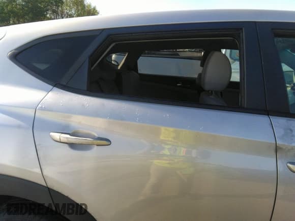 ✅ 2019 Hyundai Tucson SE • VIN: KM8J2CA47KU918983 • Лот: 41987807. Опубликован ранее на IAAI с пробегом 84 477 миль. Бесплатный доступ к архиву аукционных продаж из США и подробный отчёт об истории автомобиля на DreamBid. Изображение 21.