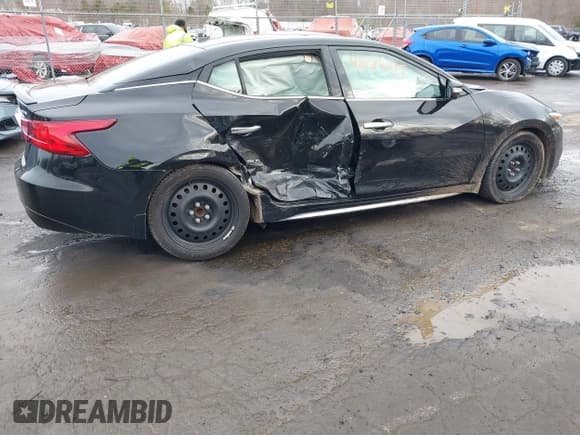 ✅ 2017 Nissan Maxima Platinum • VIN: 1N4AA6AP5HC427660 • Lot: 41627097. Wystawiony na IAAI z przebiegiem 86 767 mil. Bezpłatny archiwum sprzedaży aukcyjnych z USA i szczegółowy raport historii pojazdu na DreamBid. Zdjęcie 12.