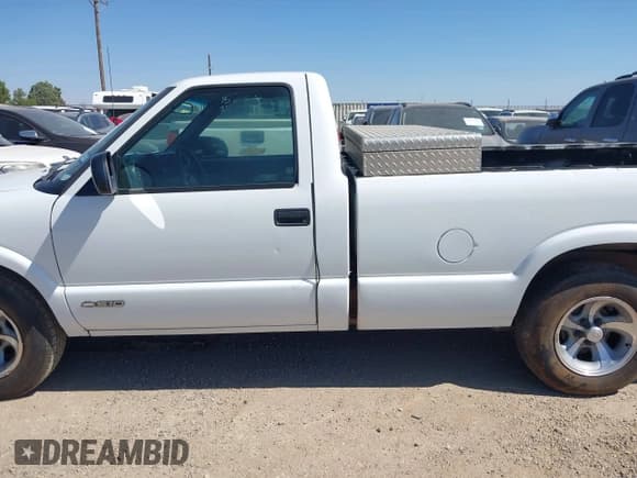 ✅ 2000 Chevrolet S-10 LS • VIN: 1GCCS145XYK204498 • Лот: 42930847. Опубликован ранее на IAAI с пробегом 177 415 миль. Бесплатный доступ к архиву аукционных продаж из США и подробный отчёт об истории автомобиля на DreamBid. Изображение 14.