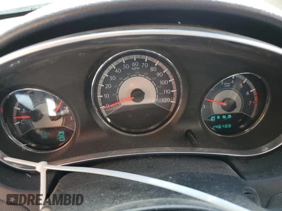 ✅ 2012 Chrysler 200 Touring • VIN: 1C3CCBBG1CN329232 • Lot: 86214135. Wystawiony na Copart z przebiegiem 146 488 mil. Bezpłatny archiwum sprzedaży aukcyjnych z USA i szczegółowy raport historii pojazdu na DreamBid. Zdjęcie 9.