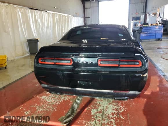 2018 Dodge Challenger SXT z VIN 2C3CDZAG0JH236229, wystawiony jako Copart lot #84886725 z przebiegiem 73 576 mil mil oraz Szkoda całkowita • Salvage title. Historia ofert i sprzedaży dostępna na DreamBid. Obrazek 6.