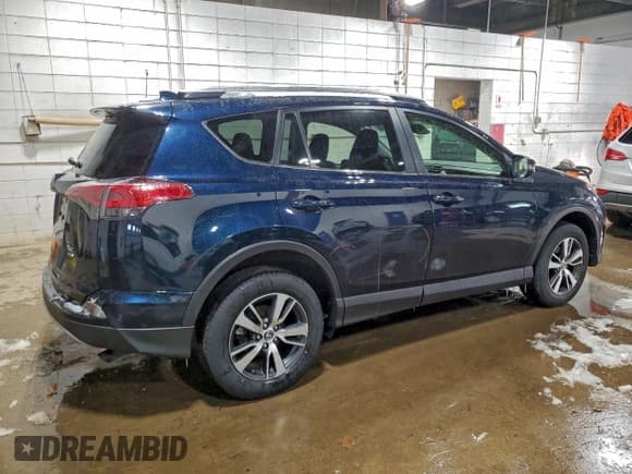 ✅ 2018 Toyota RAV4 XLE • VIN: JTMRFREV4JD253945 • Lot: 95734565. Wystawiony na Copart z przebiegiem 54 850 mil. Bezpłatny archiwum sprzedaży aukcyjnych z USA i szczegółowy raport historii pojazdu na DreamBid. Zdjęcie 3.