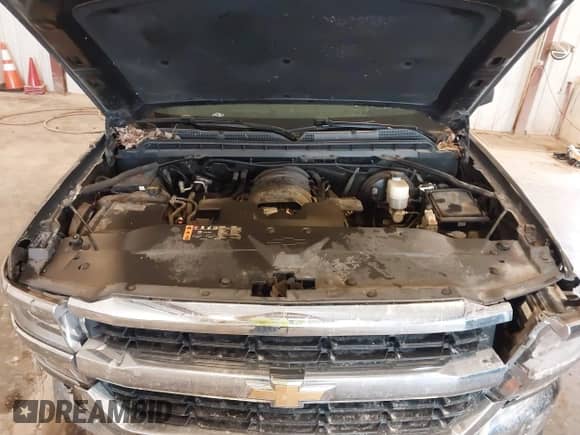 2018 Chevrolet Silverado 1500 LT z VIN 3GCUKREC0JG519095, wystawiony jako IAAI lot #43271594 z przebiegiem 108 548 mil mil oraz . Historia ofert i sprzedaży dostępna na DreamBid. Obrazek 10.