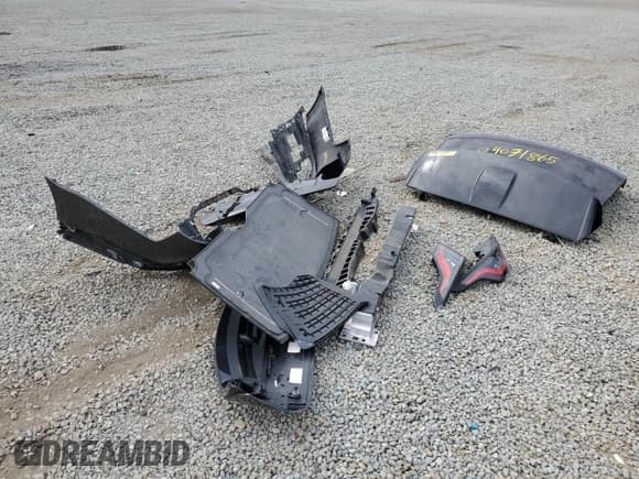 ✅ 2018 Land Rover Range Rover Sport HSE • VIN: SALWR2RK4JA198697 • Lot: 84071865. Listed on Copart with 117,946 mi. Free auction sales archive from the USA and detailed vehicle history report at DreamBid. Image 13.