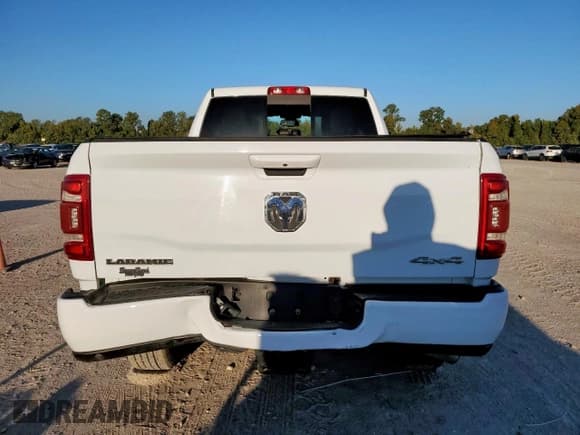 ✅ 2023 Ram 2500 Laramie • VIN: 3C6UR5FL7PG612120 • Lot: 85337735. Wystawiony na Copart z przebiegiem Nie podano. Bezpłatny archiwum sprzedaży aukcyjnych z USA i szczegółowy raport historii pojazdu na DreamBid. Zdjęcie 6.