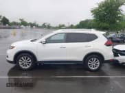 ✅ 2020 Nissan Rogue SV • VIN: JN8AT2MV0LW108752 • Lot: 42468406. Wystawiony na IAAI z przebiegiem 65 954 mil. Bezpłatny archiwum sprzedaży aukcyjnych z USA i szczegółowy raport historii pojazdu na DreamBid. Zdjęcie 14.