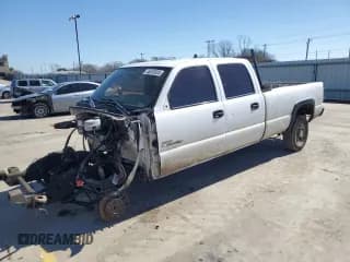 ✅ 2006 Chevrolet Silverado 2500HD LT1 • VIN: 1GCHC23D56F251980 • Лот: 46678505. Опубликован ранее на Copart с пробегом Не указан. Бесплатный доступ к архиву аукционных продаж из США и подробный отчёт об истории автомобиля на DreamBid. Изображение 1.