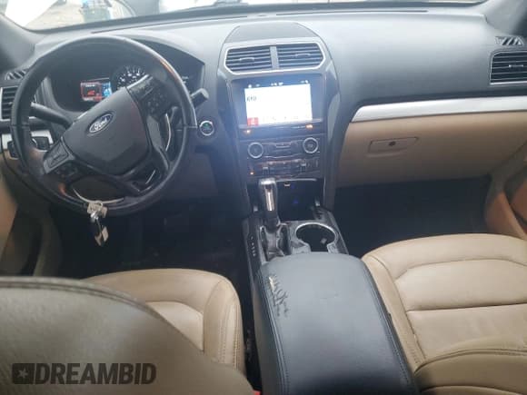 ✅ 2017 Ford Explorer XLT • VIN: 1FM5K8D82HGE29086 • Lot: 82785005. Wystawiony na Copart z przebiegiem 103 443 mil. Bezpłatny archiwum sprzedaży aukcyjnych z USA i szczegółowy raport historii pojazdu na DreamBid. Zdjęcie 8.