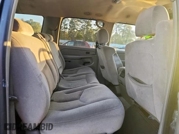 ✅ 2004 GMC Yukon XL SLT • VIN: 3GKFK16Z44G250749 • Лот: 92877115. Опубликован ранее на Copart с пробегом 237 407 миль. Бесплатный доступ к архиву аукционных продаж из США и подробный отчёт об истории автомобиля на DreamBid. Изображение 11.