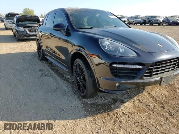 ✅ 2013 Porsche Cayenne GTS • VIN: WP1AD2A23DLA76450 • Lot: 84549495. Wystawiony na Copart z przebiegiem Nie podano. Bezpłatny archiwum sprzedaży aukcyjnych z USA i szczegółowy raport historii pojazdu na DreamBid. Zdjęcie 13.