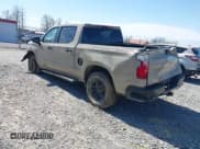 ✅ 2022 Chevrolet Silverado 1500 LT Trail Boss • VIN: 3GCUDFED1NG689442 • Lot: 41994642. Wystawiony na IAAI z przebiegiem 26 598 mil. Bezpłatny archiwum sprzedaży aukcyjnych z USA i szczegółowy raport historii pojazdu na DreamBid. Zdjęcie 3.