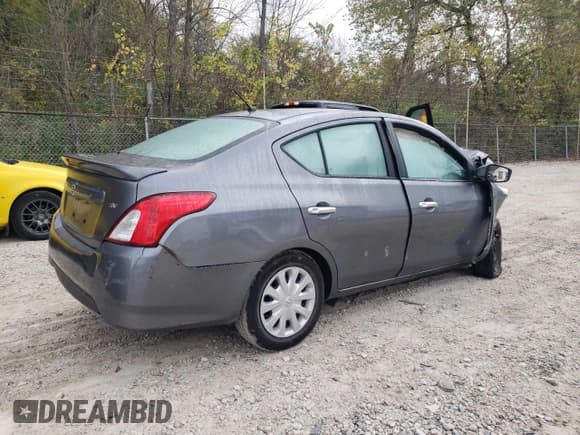✅ 2019 Nissan Versa SV • VIN: 3N1CN7AP9KL857445 • Lot: 82498285. Wystawiony na Copart z przebiegiem Nie podano. Bezpłatny archiwum sprzedaży aukcyjnych z USA i szczegółowy raport historii pojazdu na DreamBid. Zdjęcie 3.