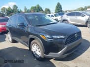 ✅ 2025 Toyota Corolla Cross LE • VIN: 7MUCAAAGXSV137870 • Lot: 43193415. Wystawiony na IAAI z przebiegiem 3 144 mil. Bezpłatny archiwum sprzedaży aukcyjnych z USA i szczegółowy raport historii pojazdu na DreamBid. Zdjęcie 13.