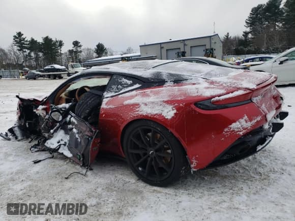 ✅ 2020 Aston Martin DB11 • VIN: SCFRMFEV2LGL08979 • Lot: 88849045. Wystawiony na Copart z przebiegiem Nie podano. Bezpłatny archiwum sprzedaży aukcyjnych z USA i szczegółowy raport historii pojazdu na DreamBid. Zdjęcie 2.