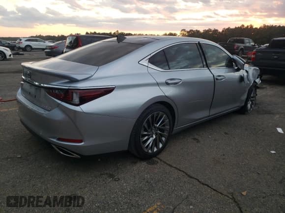 ✅ 2024 Lexus ES 350 Ultra Luxury • VIN: 58AFZ1B16RU161054 • Lot: 92041095. Wystawiony na Copart z przebiegiem 45 775 mil. Bezpłatny archiwum sprzedaży aukcyjnych z USA i szczegółowy raport historii pojazdu na DreamBid. Zdjęcie 3.
