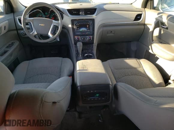 ✅ 2017 Chevrolet Traverse LT • VIN: 1GNKRHKD3HJ133524 • Lot: 70194324. Wystawiony na Copart z przebiegiem 145 673 mil. Bezpłatny archiwum sprzedaży aukcyjnych z USA i szczegółowy raport historii pojazdu na DreamBid. Zdjęcie 8.