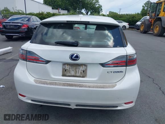 ✅ 2011 Lexus CT 200h • VIN: JTHKD5BH8B2002520 • Lot: 42745569. Listed on IAAI with 234,294 mi. Free auction sales archive from the USA and detailed vehicle history report at DreamBid. Image 16.