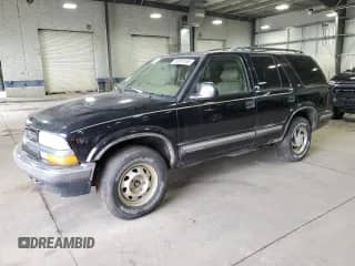 1998 Chevrolet Blazer LT z VIN 1GNDT13W3W2139171, wystawiony jako Copart lot #50983195 z przebiegiem 157 580 mil mil oraz Czysty tytuł • Clean title. Historia ofert i sprzedaży dostępna na DreamBid. Obrazek 1.