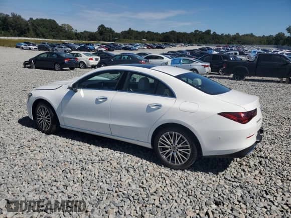 2025 Mercedes-Benz CLA 250 с VIN W1K5J4GB6SN498959, выставлен на аукционе Copart как лот 84862085 с пробегом 27 942 миль миль и Списание • Salvage title. История ставок и продаж доступна на DreamBid. Изображение 2.