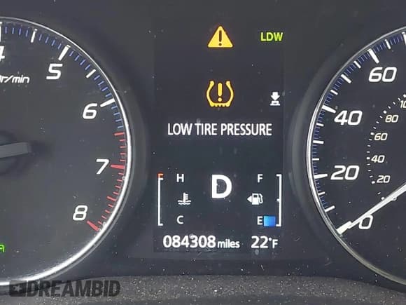 ✅ 2020 Mitsubishi Outlander SE • VIN: JA4AD3A39LZ018929 • Lot: 40950234. Listed on IAAI with 84,308 mi. Free auction sales archive from the USA and detailed vehicle history report at DreamBid. Image 15.