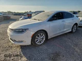 ✅ 2015 Chrysler 200 C • VIN: 1C3CCCCB0FN565805 • Lot: 64078435. Wystawiony na Copart z przebiegiem 104 049 mil. Bezpłatny archiwum sprzedaży aukcyjnych z USA i szczegółowy raport historii pojazdu na DreamBid. Zdjęcie 1.