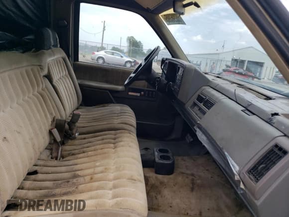 ✅ 1992 GMC Sierra 1500 • VIN: 1GTEC14K7NE501489 • Lot: 60296395. Wystawiony na Copart z przebiegiem 2 714 651 mil. Bezpłatny archiwum sprzedaży aukcyjnych z USA i szczegółowy raport historii pojazdu na DreamBid. Zdjęcie 10.
