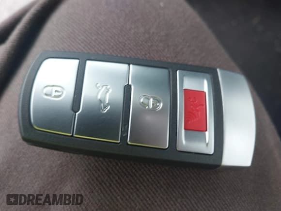 ✅ 2012 Volkswagen CC Sport • VIN: WVWMN7AN2CE534422 • Лот: 43012819. Опубликован ранее на IAAI с пробегом 100 843 миль. Бесплатный доступ к архиву аукционных продаж из США и подробный отчёт об истории автомобиля на DreamBid. Изображение 11.