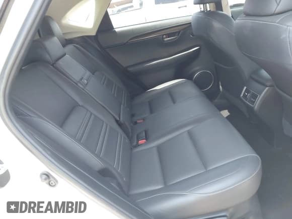 ✅ 2017 Lexus NX 200t • VIN: JTJYARBZXH2075656 • Lot: 42200234. Wystawiony na IAAI z przebiegiem 169 017 mil. Bezpłatny archiwum sprzedaży aukcyjnych z USA i szczegółowy raport historii pojazdu na DreamBid. Zdjęcie 8.