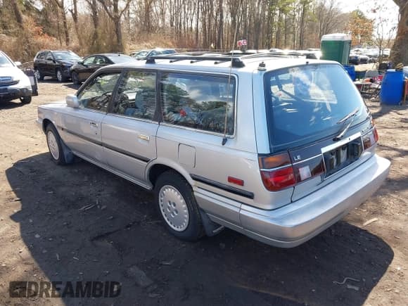 ✅ 1988 Toyota Camry • VIN: JT2SV22W0J0130166 • Lot: 41794067. Wystawiony na IAAI z przebiegiem 233 282 mil. Bezpłatny archiwum sprzedaży aukcyjnych z USA i szczegółowy raport historii pojazdu na DreamBid. Zdjęcie 3.