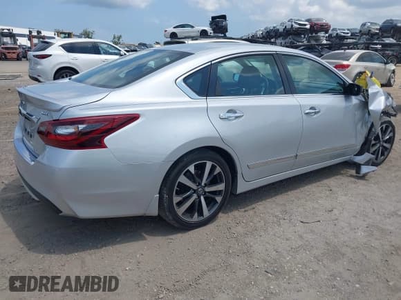 ✅ 2017 Nissan Altima SV • VIN: 1N4AL3AP4HC120246 • Lot: 42214904. Listed on IAAI with 59,432 mi. Free auction sales archive from the USA and detailed vehicle history report at DreamBid. Image 4.