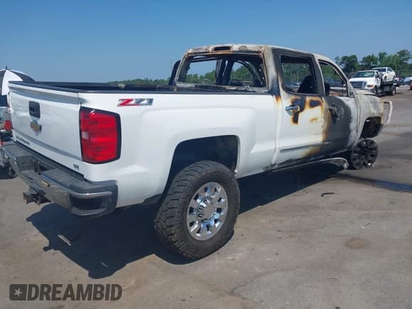 ✅ 2015 Chevrolet Silverado 2500HD LTZ • VIN: 1GC1KWE88FF128542 • Lot: 42545413. Listed on IAAI with 141,188 mi. Free auction sales archive from the USA and detailed vehicle history report at DreamBid. Image 4.