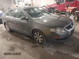 ✅ 2008 Volkswagen Passat Turbo • VIN: WVWJK73C68P025596 • Lot: 43804721. Listed on IAAI with 109,725 mi. Free auction sales archive from the USA and detailed vehicle history report at DreamBid. Image 1.