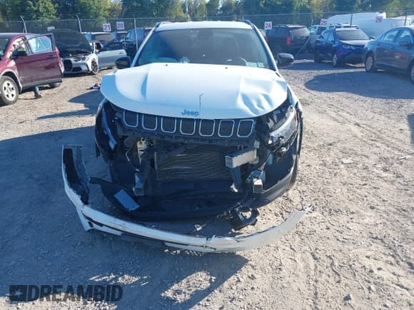 ✅ 2022 Jeep Compass Latitude • VIN: 3C4NJDBB3NT176785 • Lot: 43361631. Listed on IAAI with 22,928 mi. Free auction sales archive from the USA and detailed vehicle history report at DreamBid. Image 17.