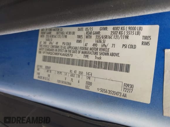 ✅ 2015 Ford Transit Cargo • VIN: 1FTNR2CM0FKA92570 • Lot: 43061239. Wystawiony na IAAI z przebiegiem 221 884 mil. Bezpłatny archiwum sprzedaży aukcyjnych z USA i szczegółowy raport historii pojazdu na DreamBid. Zdjęcie 9.
